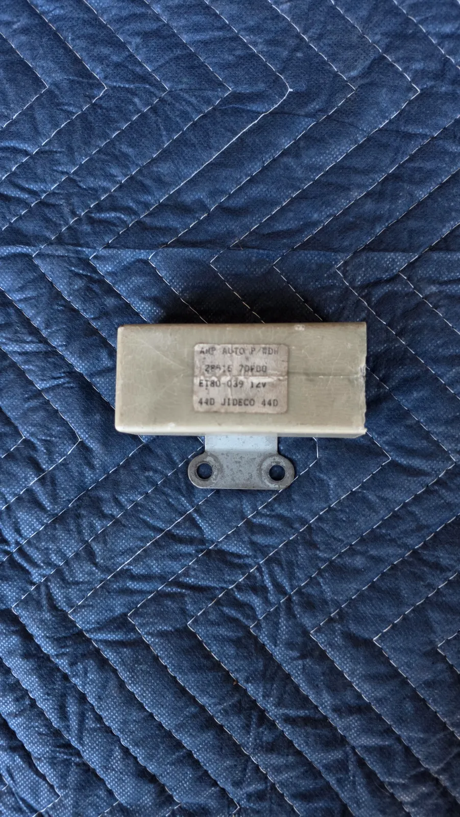 LH Driver Side side Window Amp — photo 1