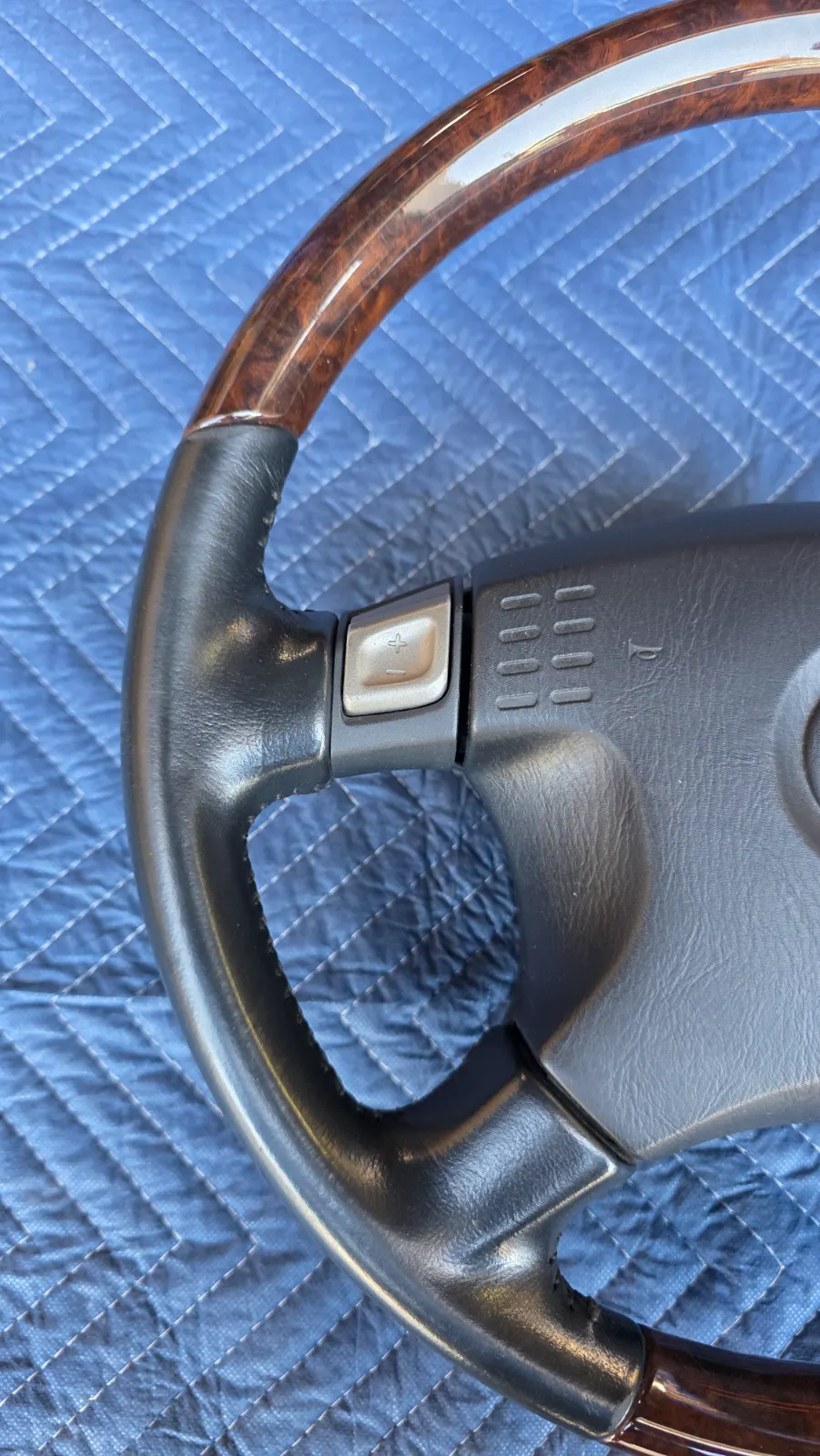 C34 Nissan Stagea S2 Steering Wheel — photo 3