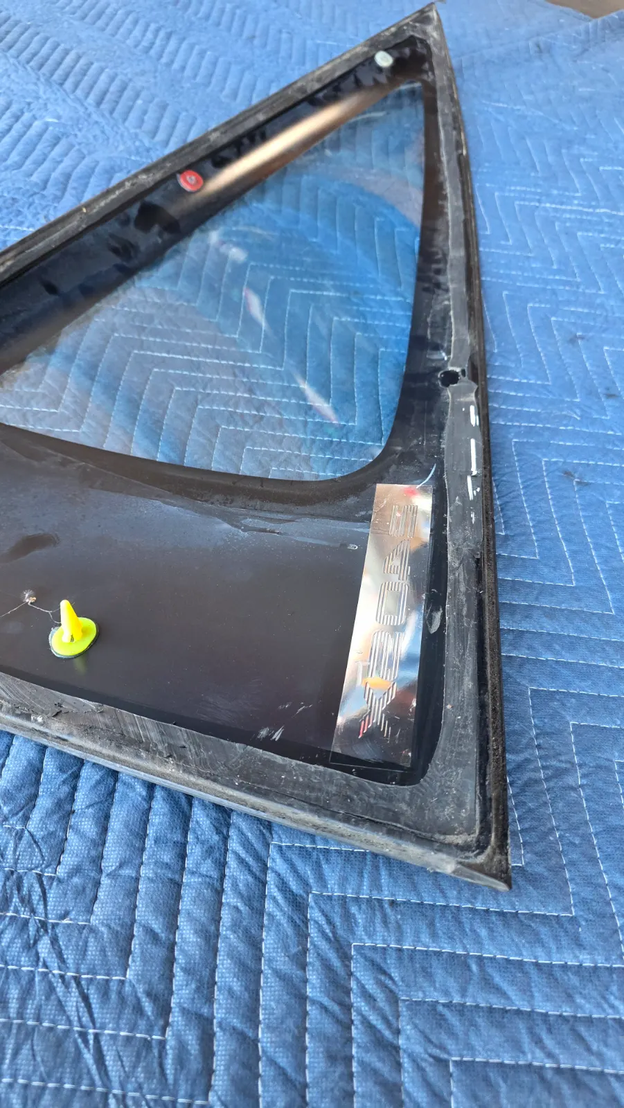 S13 Hatch Quarter Glass (RH) — photo 7